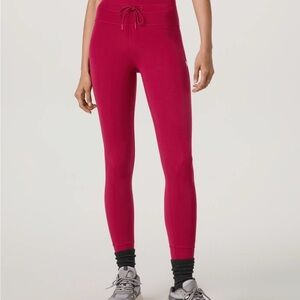 Vuori Daily Form Legging - Strawberry